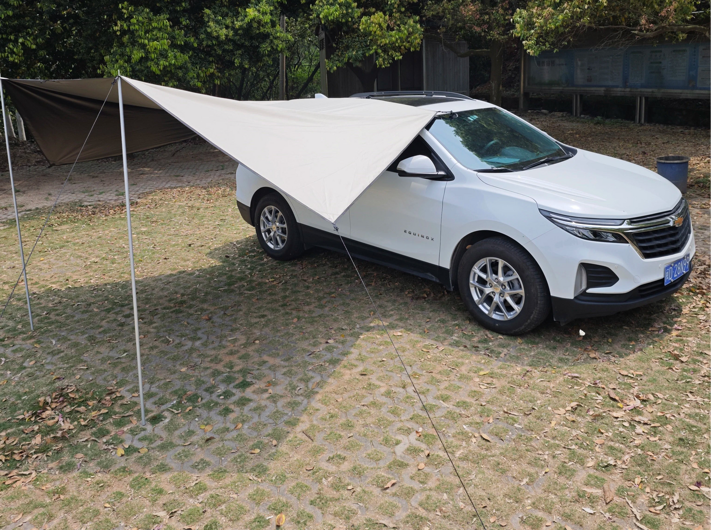 Manta Ray Car Side Awning Black Coating Tarp with Suction Cup Anchor Outdoor Camping Tourist SUV Tent Shade Waterproof Anti UV