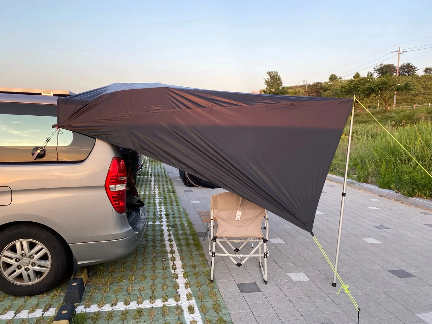 Bat Shape Car side Awning Black Coating Tarp 2x3 Outdoor Waterproof Camping Black Coated Car Rear Shelter Tent for SUV Van