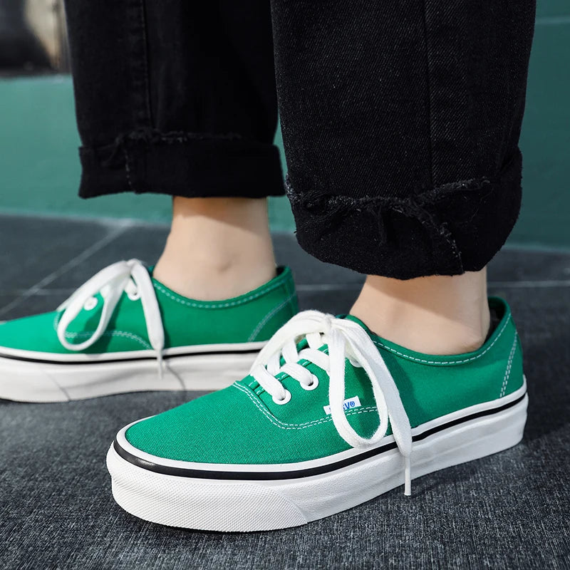 2022 Summer New Womens Canvas Shoes Men Fashion Concise Casual Sneakers Low Top Skateboarding Shoes Wear-Resisting Flat Sneakers